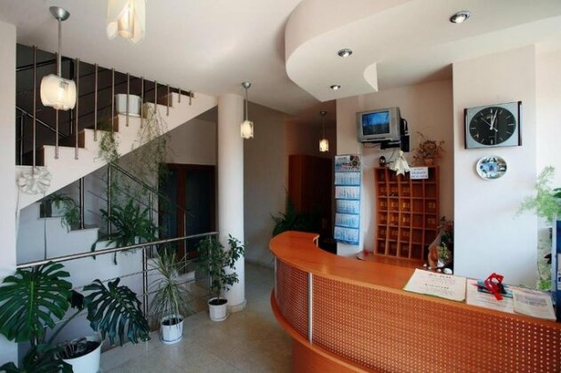Family Hotel Denica - Photo3