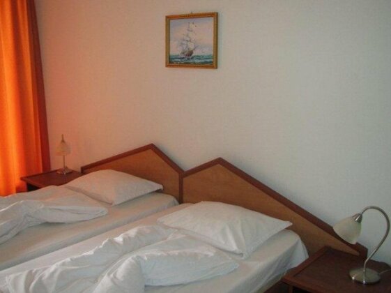 Family Hotel Denica - Photo5