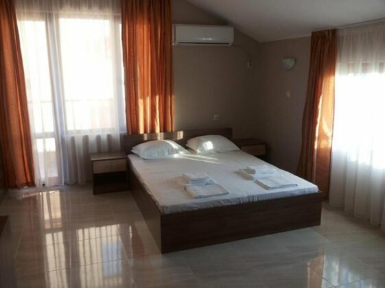 Guesthouse Phoenix - Photo5