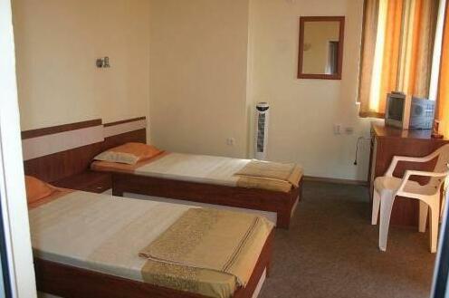 Hotel Favourite - Photo4