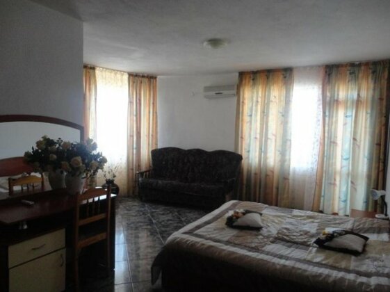 Odesos Guest House - Photo4