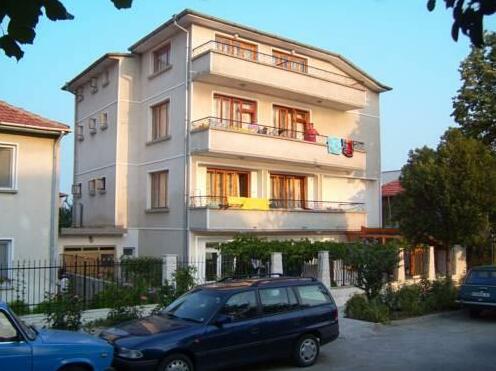 Pension Dicev - Photo2
