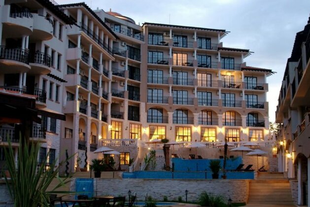 The Cliff Beach & Spa Resort - Photo2