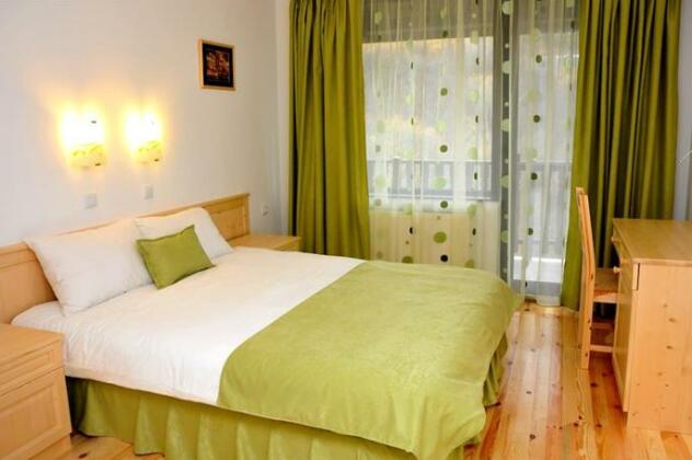 Family Hotel and Restaurant Plamena - Photo5