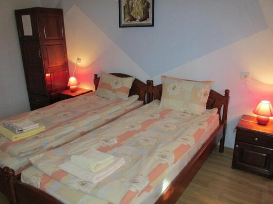 Pri Orehite Guesthouse - Photo4