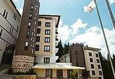 Royal Lodge & Spa - Photo2