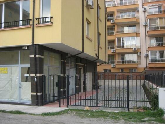 Photo 3