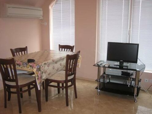 Ahinora Apartments - Photo2
