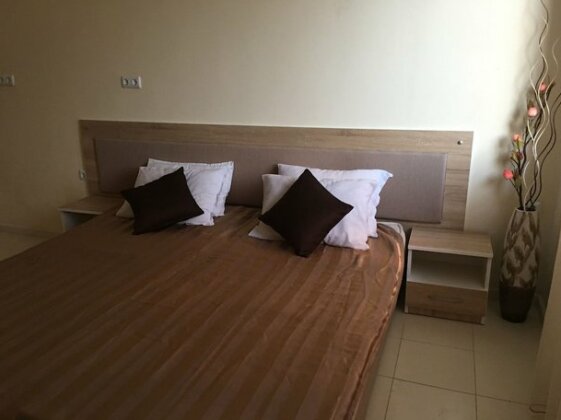 Palace Deluxe Hotel - Photo2