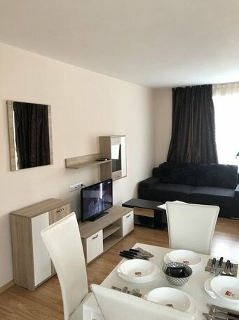 Palace Deluxe Hotel - Photo5