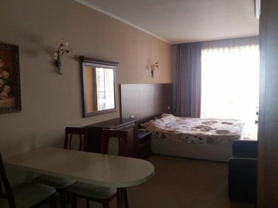 Private Studio in Pomorie Resort - Photo4