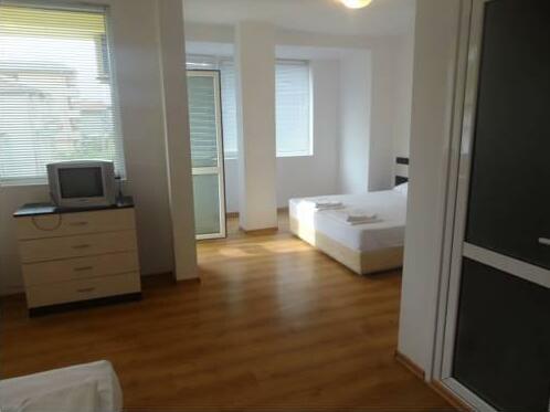 Jelezchevi Guest Rooms - Photo3