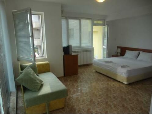 Jelezchevi Guest Rooms - Photo5