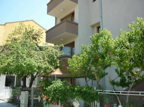 Stoykovi's Guest House - Photo2