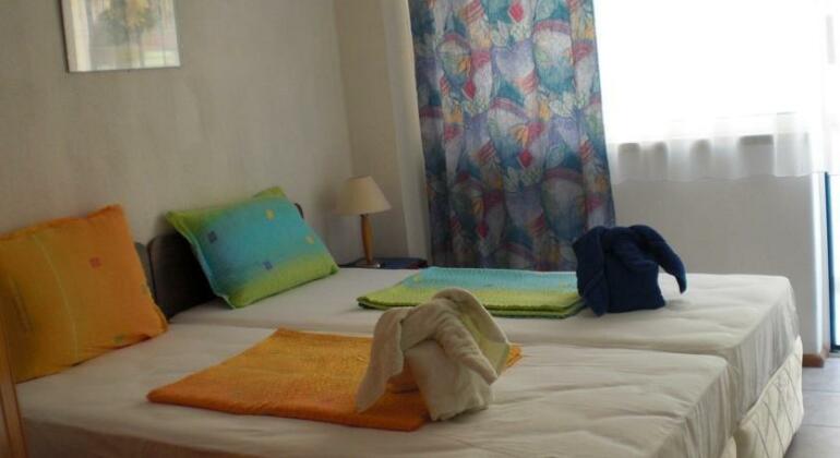Sunflowers Guest House - Photo3