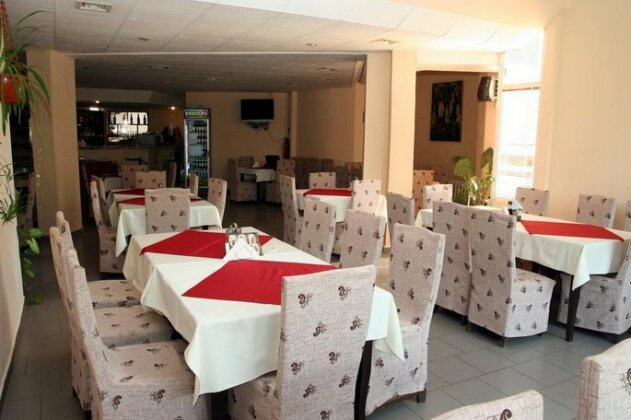 Interrum Hotel - Photo4