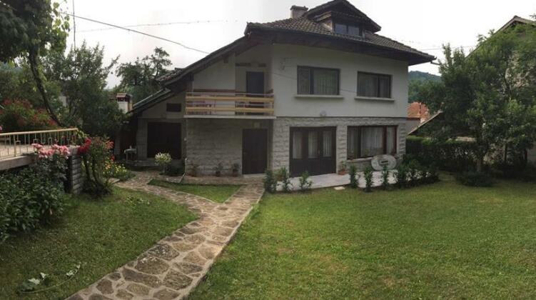 Luylyana Guesthouse - Photo4