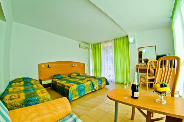 Gloria Hotel Saints Constantine and Helena - Photo2