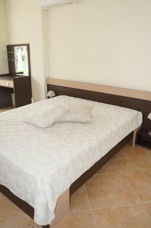 Gold Corp Apartments - Photo2