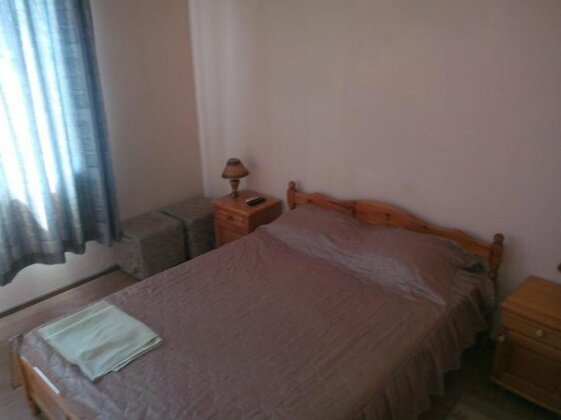 Ambrozia Guest Rooms - Photo4