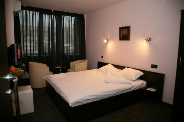 Family Hotel Santana - Photo5