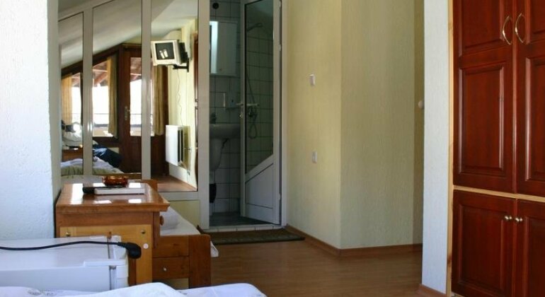 Family Hotel Studio - Photo4