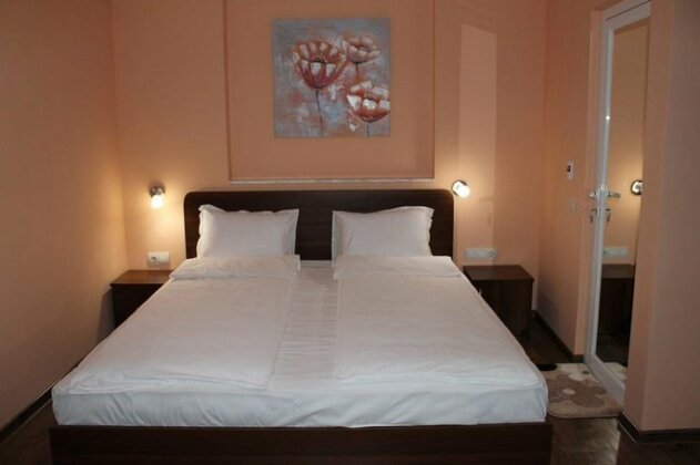 Center Guest House - Photo5
