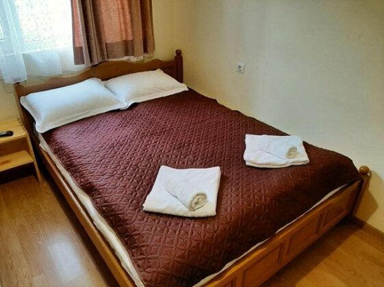 Father's House - Photo2