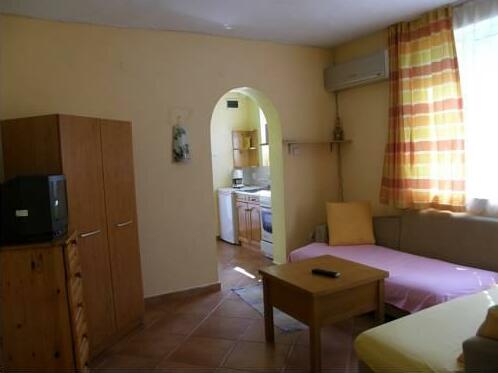 Sinemorets Apartment - Photo4