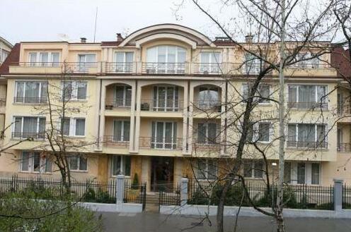 Apartment House Iztok