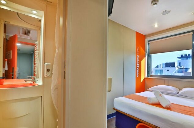 Easyhotel Sofia - Photo4