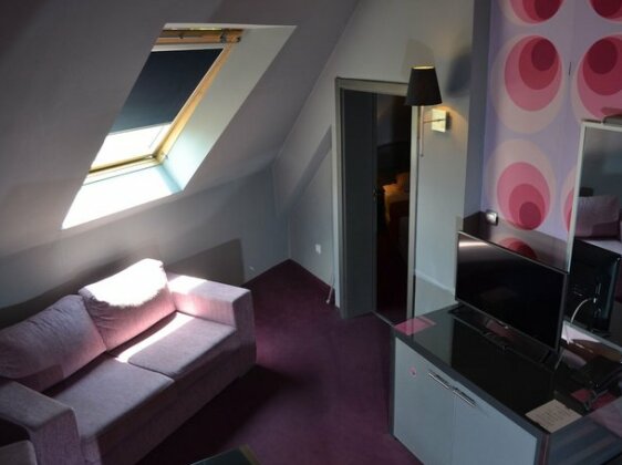 Elate Plaza Hotel - Photo2