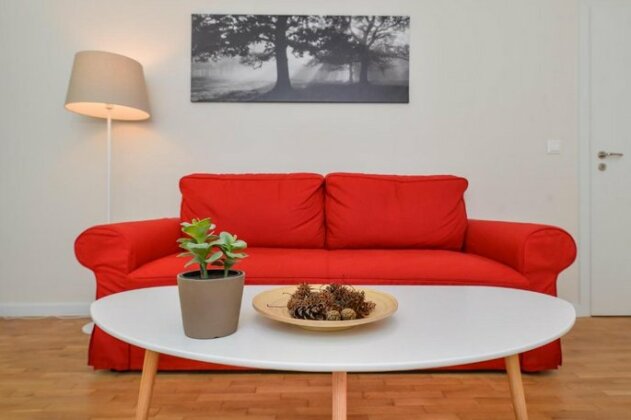 GORA Two Bedroom Central Apartment Zaimov Park - Photo2