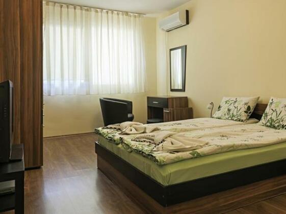 Guest House Momchil - Photo4