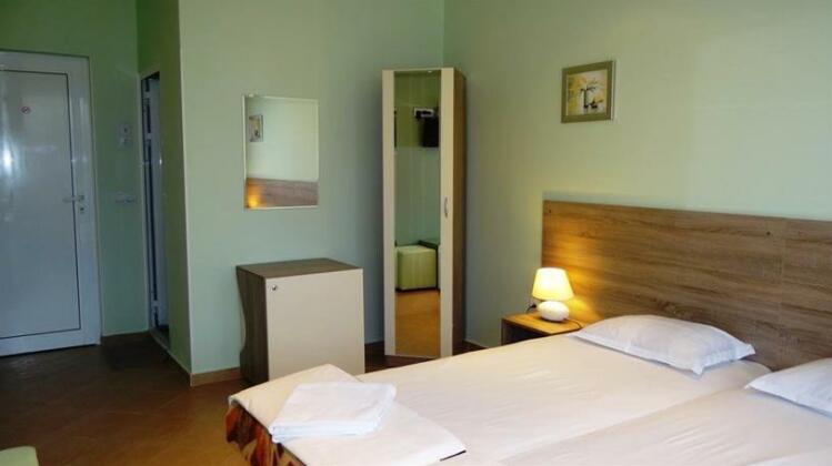 Guest Rooms Kom - Photo5