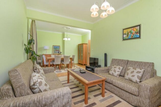 HomeLike Two Bedroom Apartment with Park View - Photo2