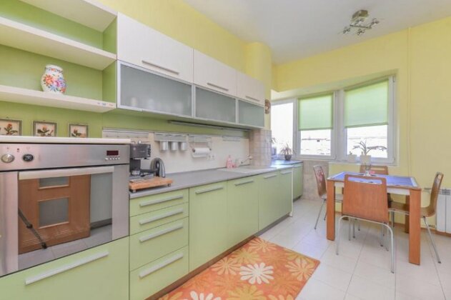 HomeLike Two Bedroom Apartment with Park View - Photo3