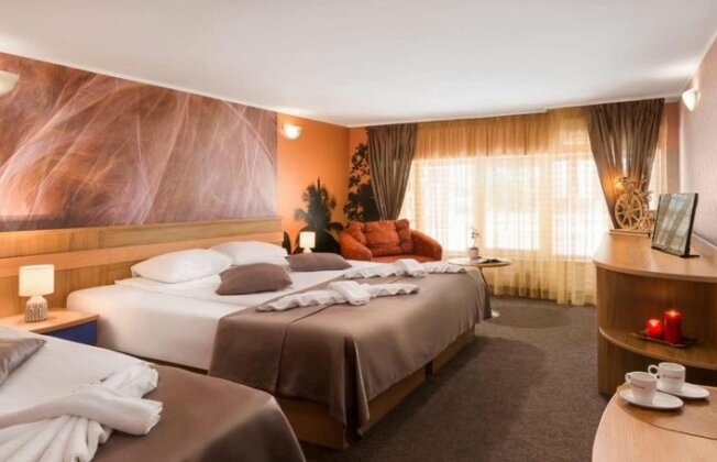 Hotel Central Point - Photo3