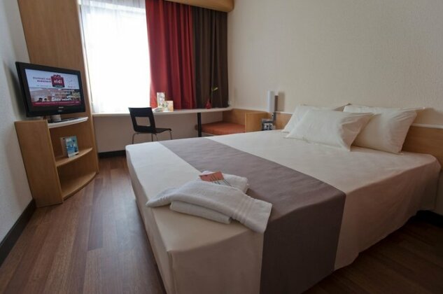 Ibis Sofia Airport Hotel - Park & Fly - Photo4