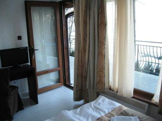 Kamelot Hotel - Photo4