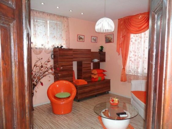 Orange Flower Apartments - Photo4