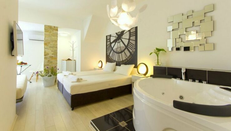 Penthouse Suites - Photo3