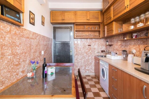 Rakovski Street Three Bedroom Ten People Spacious Apartment - Photo4