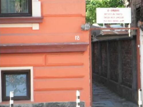 Shans 3 Guest Rooms - Photo2