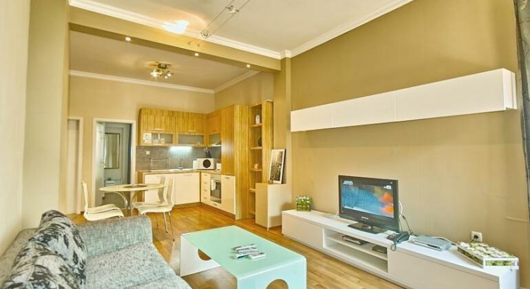 Silver Apartment - Photo3