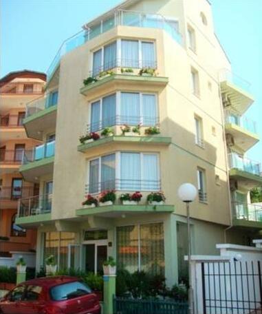 Edelweiss Family Hotel - Photo2