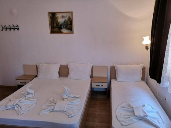 Guest House Maya - Photo3