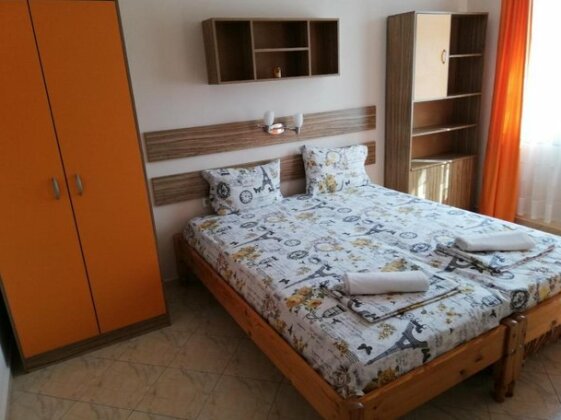 Guest House Yanina - Photo3