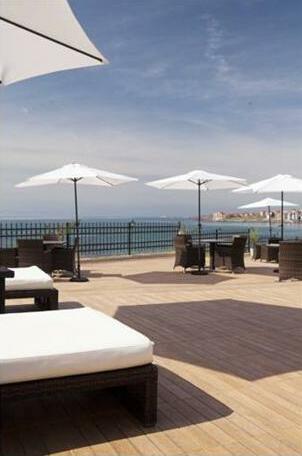 Relax Hotel - Photo2