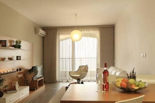 View Apartments - Photo2